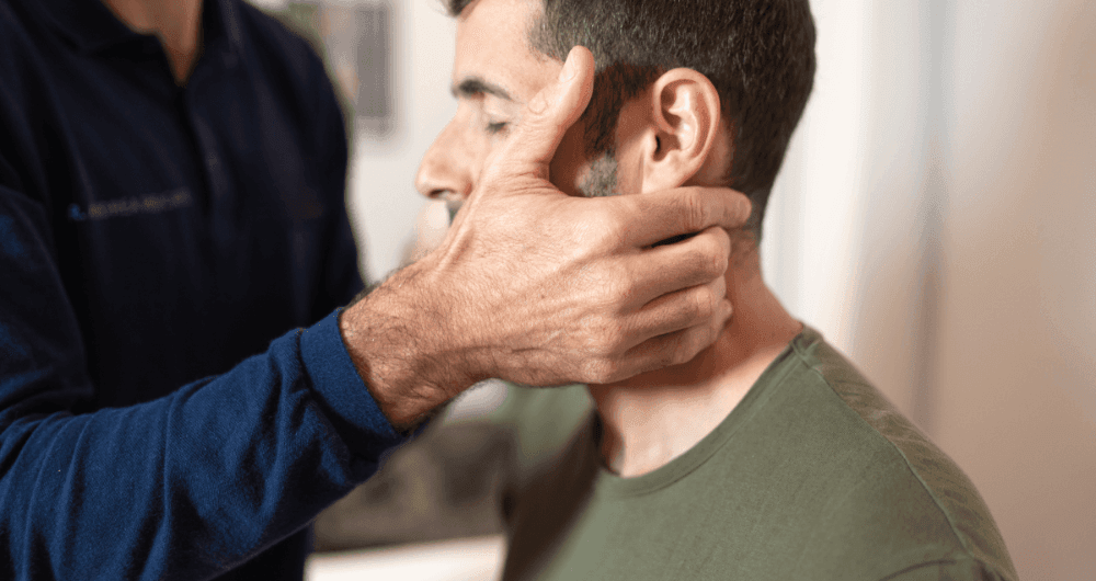 Comment les problèmes cervicaux peuvent causer des acouphènes ?